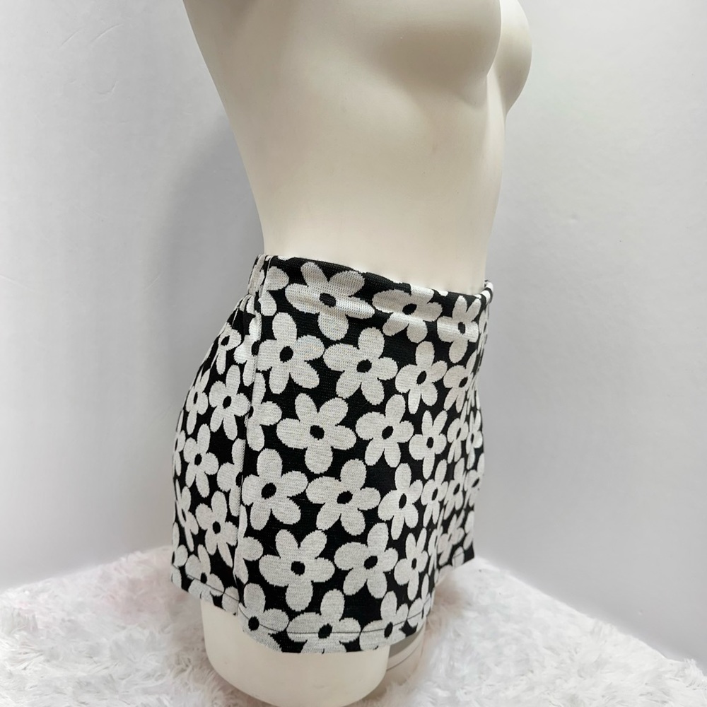 Floral Black and White Knit Skort